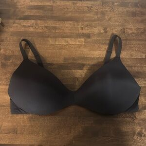 SKIMS WIRELESS FORM PUSH-UP PLUNGE BRA